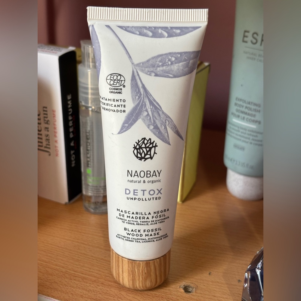 NAOBAY Detox Black Fossil Wood Mask